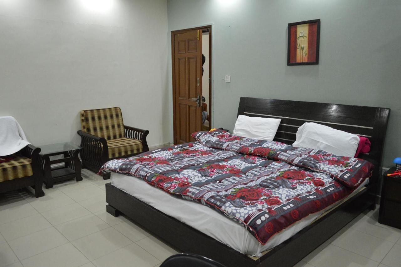 Tourist Hub Islamabad Bed and Breakfast Buitenkant foto