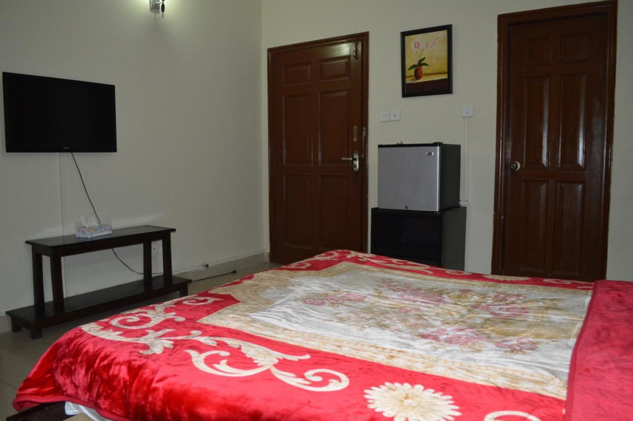 Tourist Hub Islamabad Bed and Breakfast Buitenkant foto