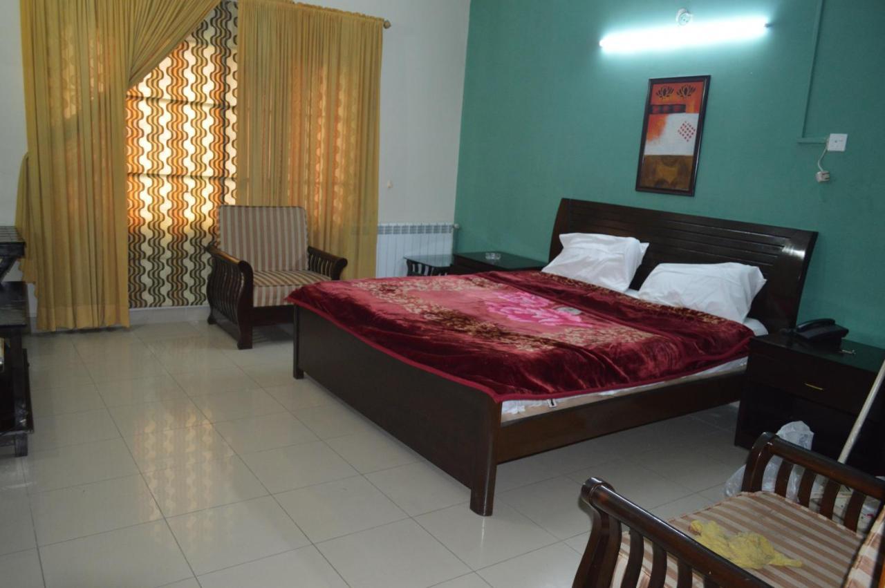 Tourist Hub Islamabad Bed and Breakfast Buitenkant foto