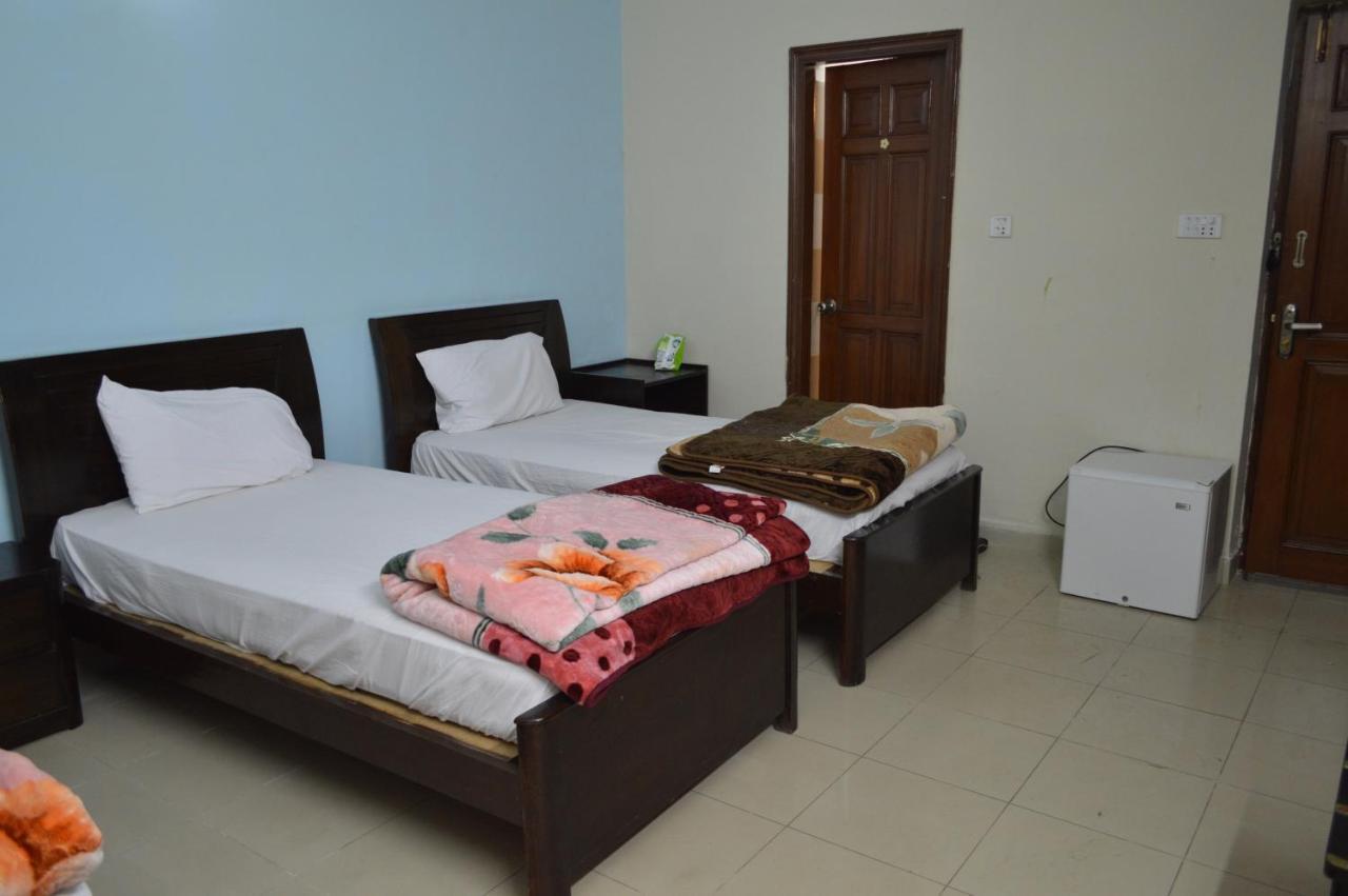 Tourist Hub Islamabad Bed and Breakfast Buitenkant foto