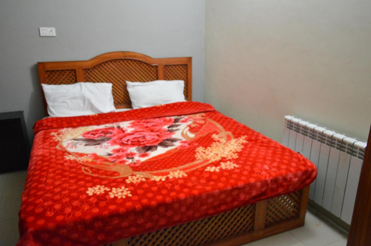 Tourist Hub Islamabad Bed and Breakfast Buitenkant foto