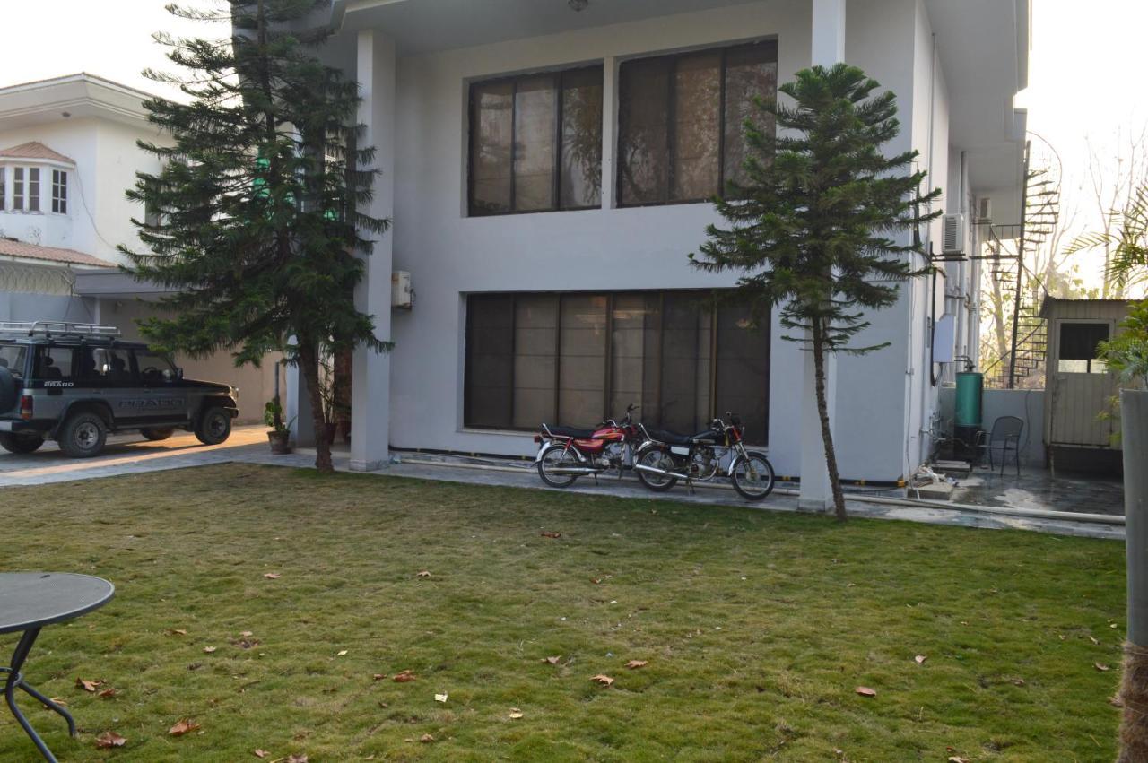 Tourist Hub Islamabad Bed and Breakfast Buitenkant foto