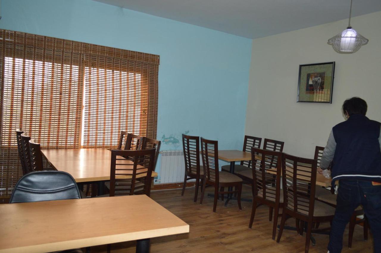 Tourist Hub Islamabad Bed and Breakfast Buitenkant foto