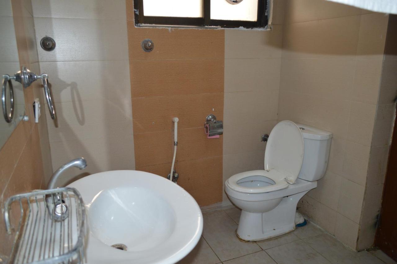 Tourist Hub Islamabad Bed and Breakfast Buitenkant foto